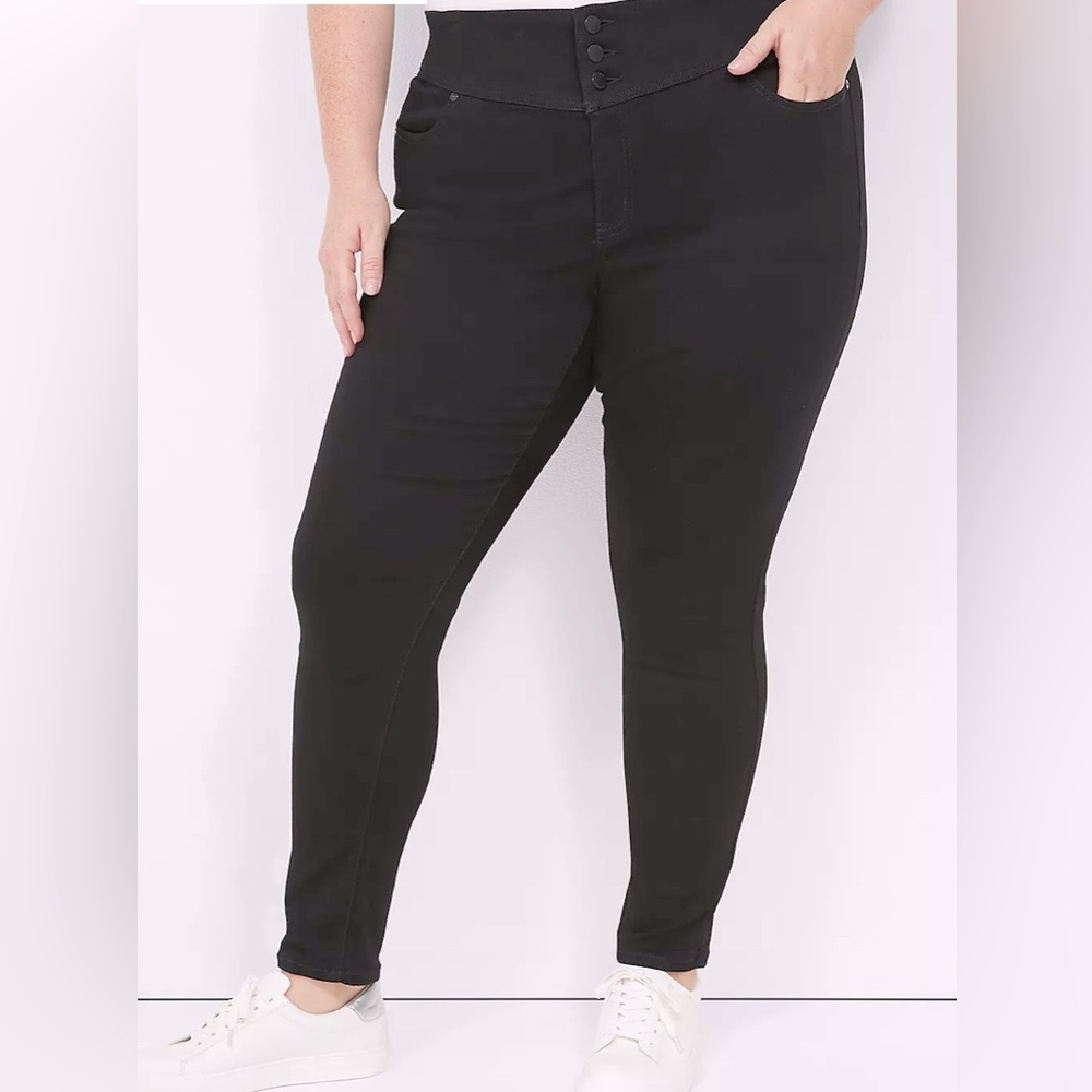 Lane Bryant high rise super stretch 3 button jegging, size 18